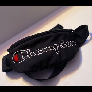 Champion Fanny Pack🔥🔥